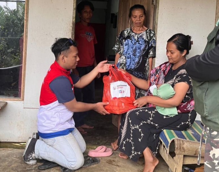 Pertamina Patra Niaga Gerak Cepat Salurkan Bantuan untuk Warga Terdampak Erupsi Semeru