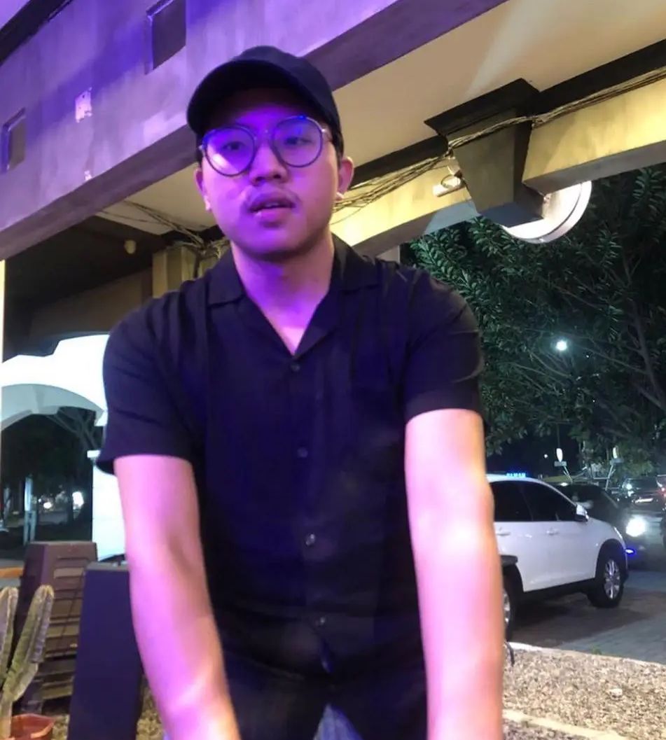 Resbob Ditangkap Polisi, YouTuber Penghina Suku Sunda Diamankan di Jawa Timur Resbob Ditangkap Polisi, YouTuber Penghina Suku Sunda Diamankan di Jawa Timur