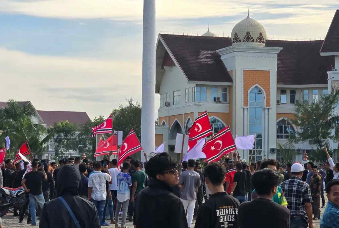 Pengibaran Simbol GAM Dinilai Langgar Hukum dan Berpotensi Langgar HAM di Aceh