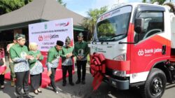 Bupati Malang Terima CSR Arm Roll Truck dari Bank Jatim, Perkuat Pengelolaan Sampah
