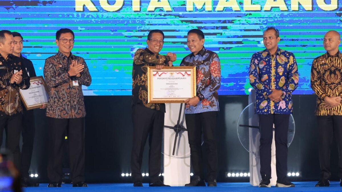 Raih Nilai Sempurna Indeks Reformasi Hukum, Wali Kota Malang Wahyu Hidayat Tekankan Penguatan Harmonisasi Regulasi Raih Nilai Sempurna Indeks Reformasi Hukum, Wali Kota Malang Wahyu Hidayat Tekankan Penguatan Harmonisasi Regulasi