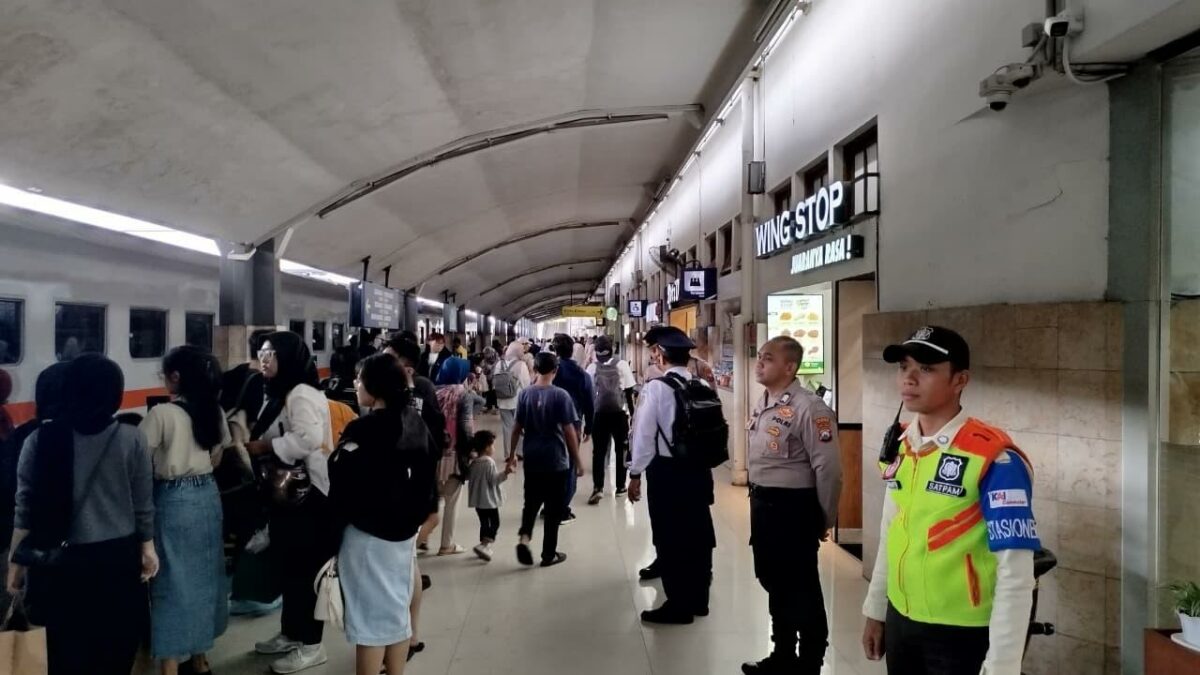 Lonjakan Nataru Terlihat Nyata, Lebih dari 74 Ribu Penumpang Padati Stasiun Malang hingga 26 Desember