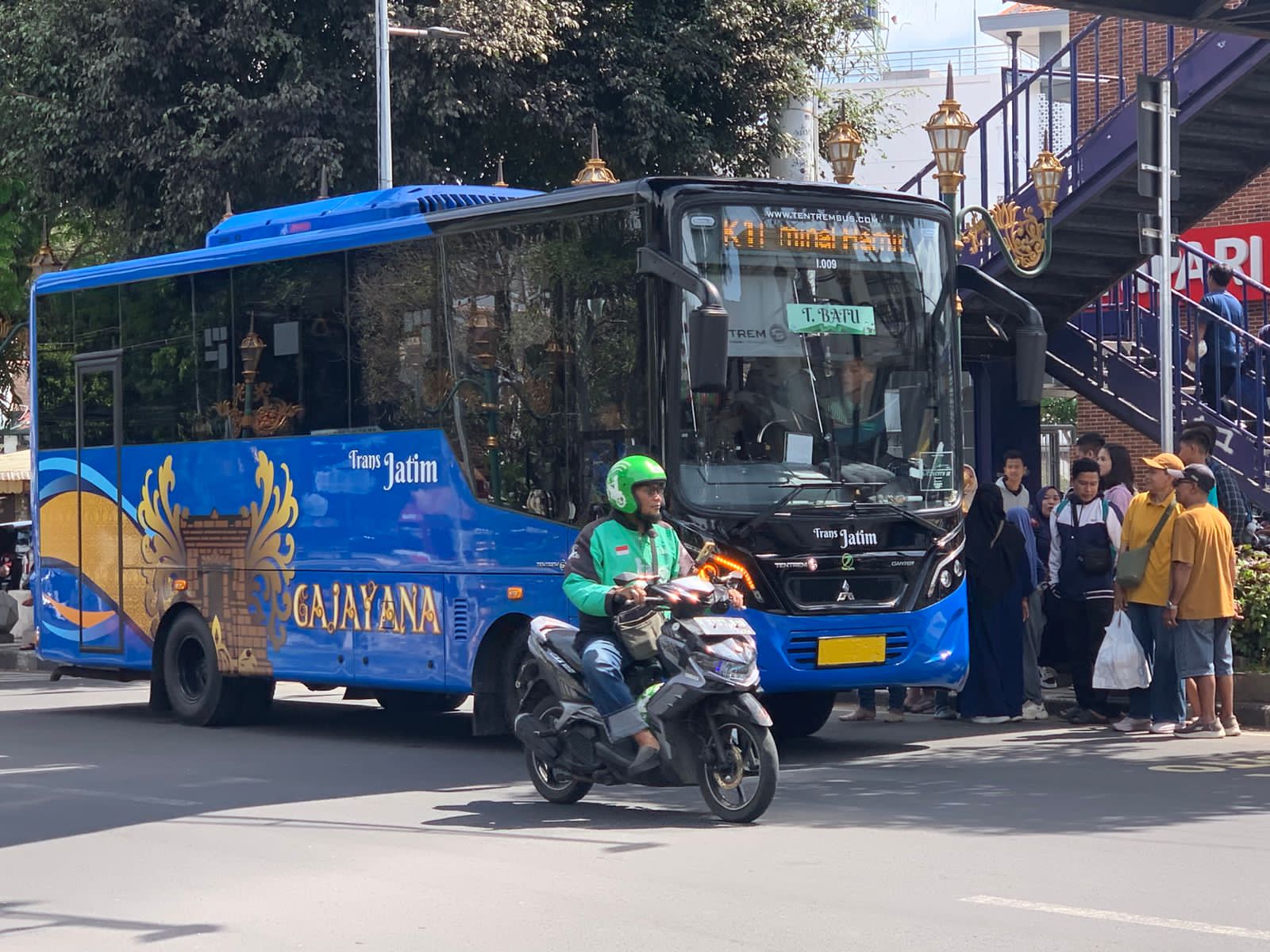 Libur Akhir Tahun, Antrean Trans Jatim Mengular di Kayutangan Heritage, Wisatawan Luar Kota Dominasi