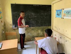 Mengajar Hanya 1 Siswa, Kisah Guru di SD Malang Ini Bikin Haru