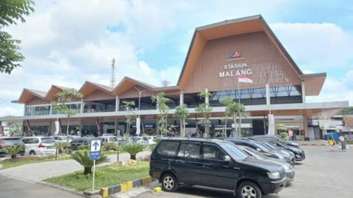 Libur Nataru Dimulai, Lebih dari 5 Ribu Penumpang Serbu Stasiun Malang Sejak Pagi