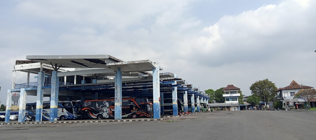 Bus Mudik Gratis dari Jakarta Tiba di Malang Jelang Natal, Terminal Arjosari Diserbu Pemudik