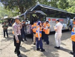 Libur Nataru, Bus Wisata Masuk Kota Batu Disisir Polisi demi Keamanan Pengunjung