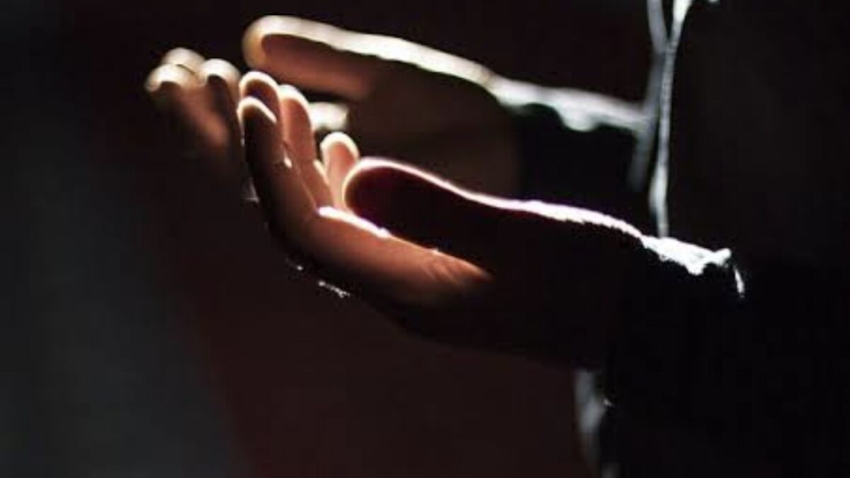 Doa Akhir Tahun dan Awal Tahun: Lengkap Arab, Latin, dan Artinya