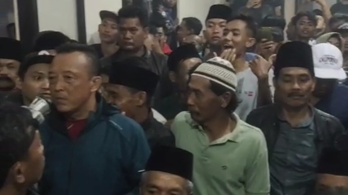 Kepala Desa Sumber Kradenan Mengundurkan Diri Usai Aksi Unjuk Rasa Balai Desa 