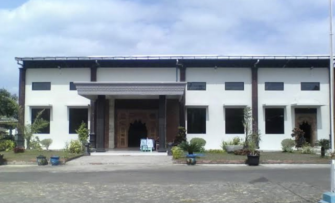 Heboh Polemik Alih Fungsi Gedung Serbaguna Randuagung, Camat Singosari Panggil Kades Heboh Polemik Alih Fungsi Gedung Serbaguna Randuagung, Camat Singosari Panggil Kades