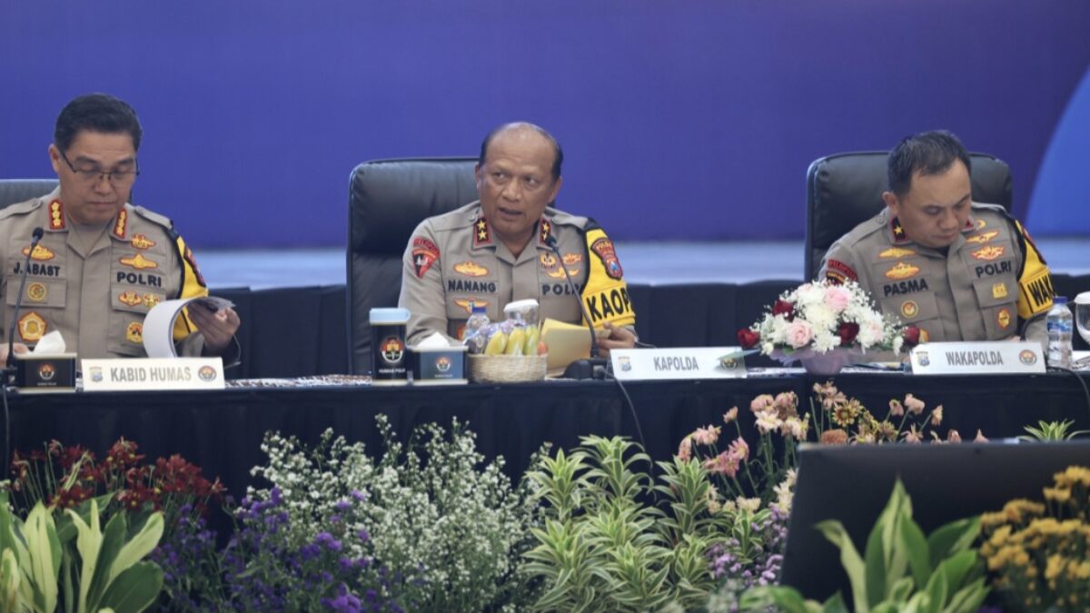Kapolda Jatim Pastikan Kamtibmas 2025 Kondusif, Mobilitas Warga Akhir Tahun Tetap Terkendali