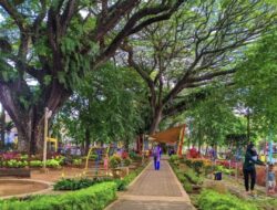 Akhir Tahun Ramai, Taman Kota Malang Tetap Dibuka Tanpa Pagar