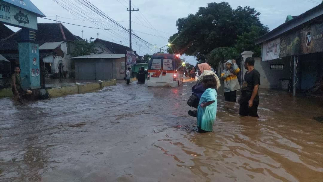 Viral Jalur ke Bromo via Probolinggo Banjir, Bikin Wisatawan Resah Viral Jalur ke Bromo via Probolinggo Banjir, Bikin Wisatawan Resah