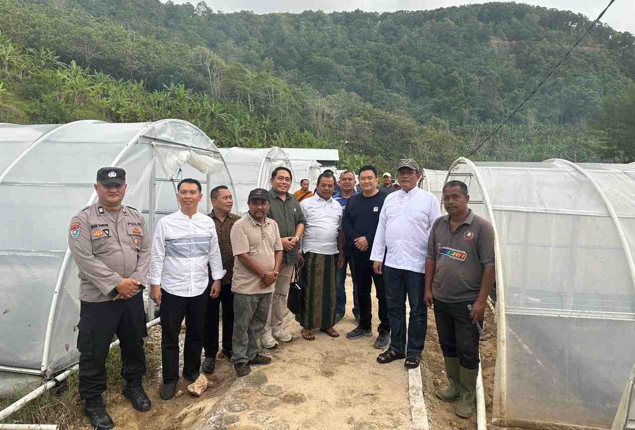 Sekda Malang Dampingi Tenaga Ahli Mentan Tinjau Garam Tunnel di Pantai Modangan