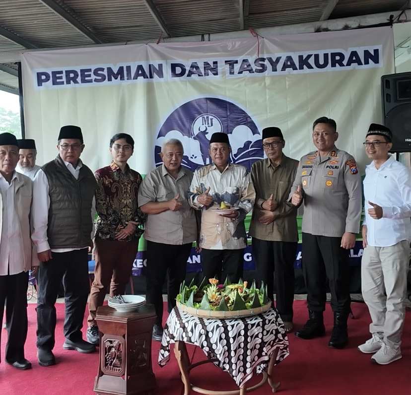 Bupati Malang Resmikan Pengolahan Susu Sapi Segar PT Makmur Jaya di Jalur Wisata Bromo Bupati Malang Resmikan Pengolahan Susu Sapi Segar PT Makmur Jaya di Jalur Wisata Bromo