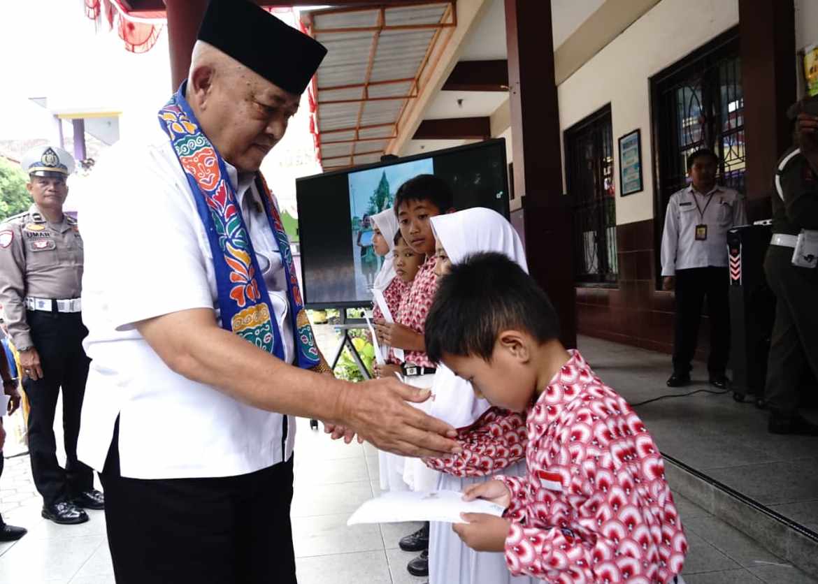 Bupati Malang Tinjau Sekolah Unggulan, Tekankan Pemerataan Mutu Pendidikan 2026 Bupati Malang Tinjau Sekolah Unggulan, Tekankan Pemerataan Mutu Pendidikan 2026