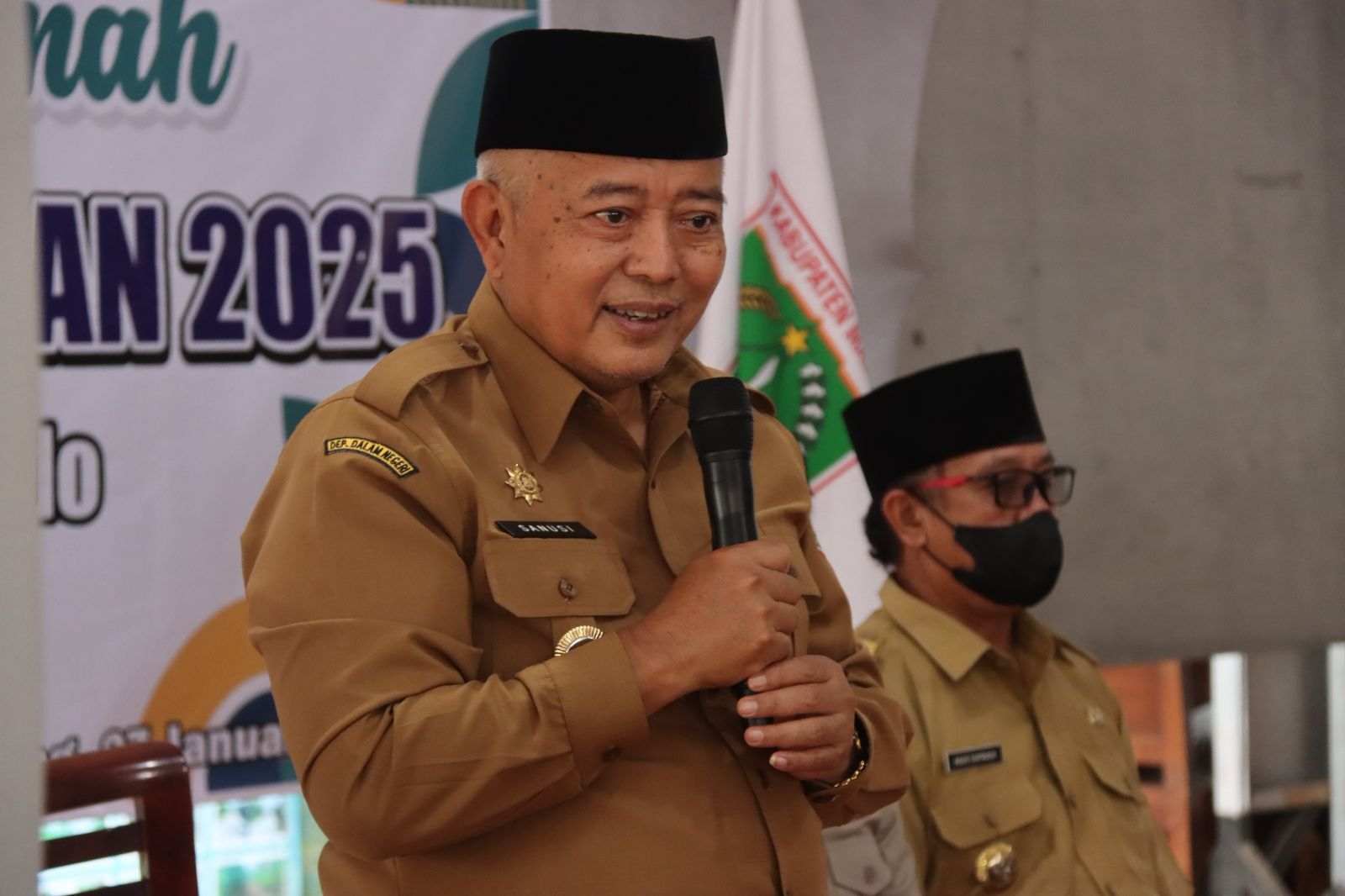 Sertifikat Tanah Retribusi 2025 Diserahkan di Tirtoyudo, Bupati Malang Tekankan Kepastian Hukum