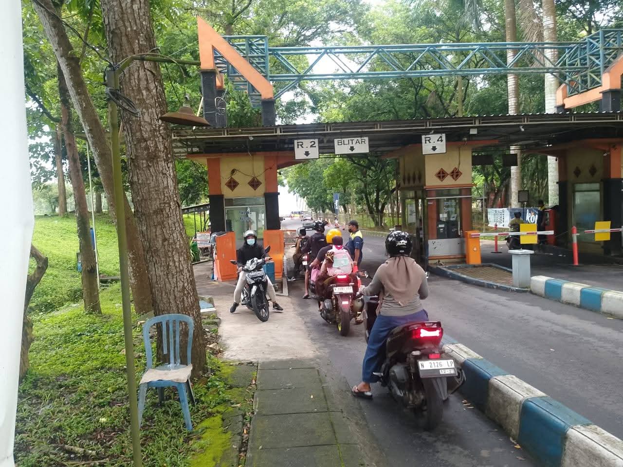 Viral, Keluhan Pengendara Motor Soal Akses Bendungan Lahor yang Kini Wajib E-Toll Viral, Keluhan Pengendara Motor Soal Akses Bendungan Lahor yang Kini Wajib E-Toll