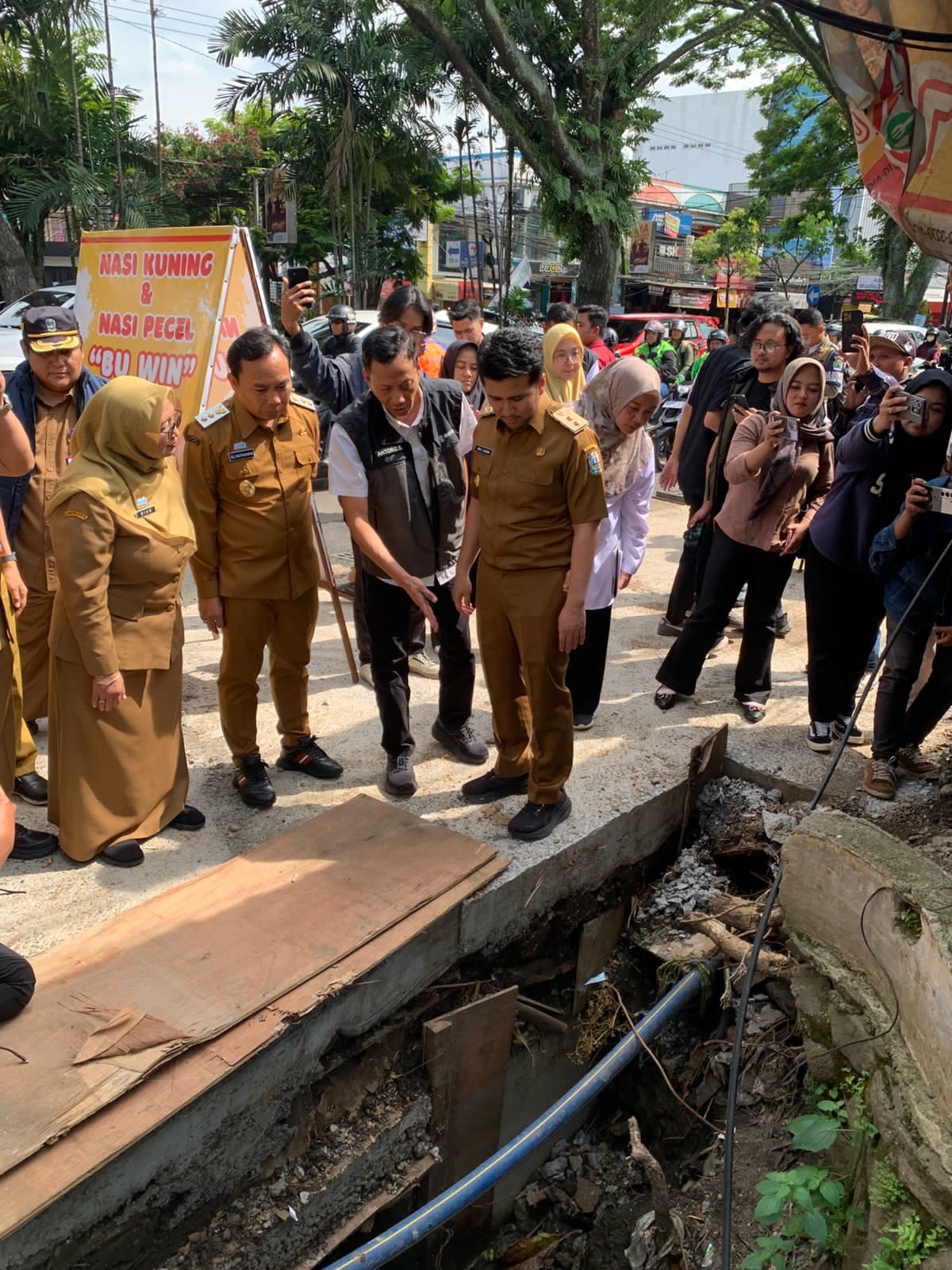 Wagub Jatim Tinjau Proyek Drainase Soekarno-Hatta Malang, Keterlambatan Tetap Diproses Sesuai Aturan