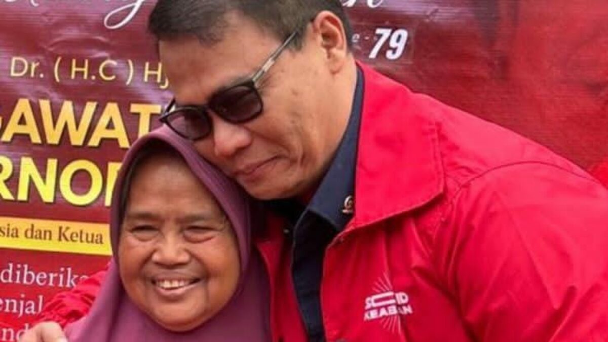Warnai Bedah Rumah Lansia di HUT Megawati ke-79 dan HUT PDIP ke-53, Anggota DPR RI Ahmad Basarah Sedih dan Gembira