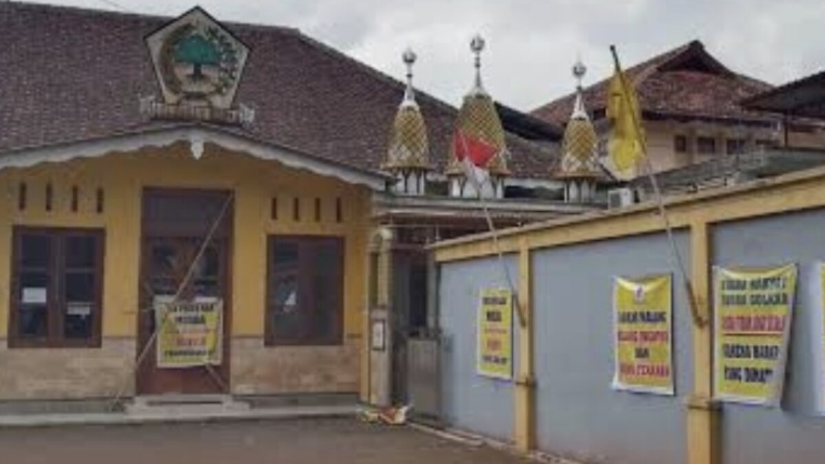 Kantor Golkar Kota Malang Kembali Disegel Kader Buntut Protes Hasil Musda