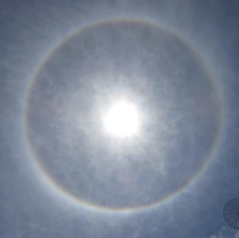 Langit Malang Dihiasi Halo Matahari, BMKG Pastikan Bukan Tanda Bencana Langit Malang Dihiasi Halo Matahari, BMKG Pastikan Bukan Tanda Bencana