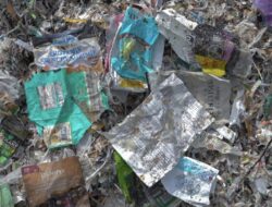 Sungai Brantas Tercemar Sampah Impor, Plastik dari Selandia Baru hingga Kanada Menggunung di Malang