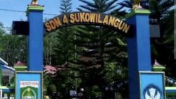 Bangunan Sekolah Roboh, Puluhan Siswa SD di Malang Terpaksa Belajar di Rumah Warga