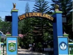 Bangunan Sekolah Roboh, Puluhan Siswa SD di Malang Terpaksa Belajar di Rumah Warga