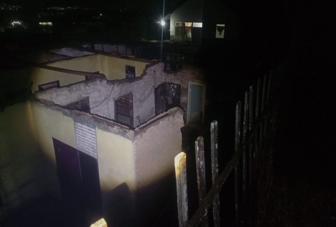 Diguyur Hujan Deras, Rumah Warga Pujon Ambruk hingga Pemilik Terpaksa Mengungsi