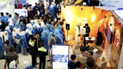 Seru-seruan di UB Education Expo 2026, Booth FIB UB Bikin Pengunjung Bisa Coba Kimono dan Hanbok Gratis