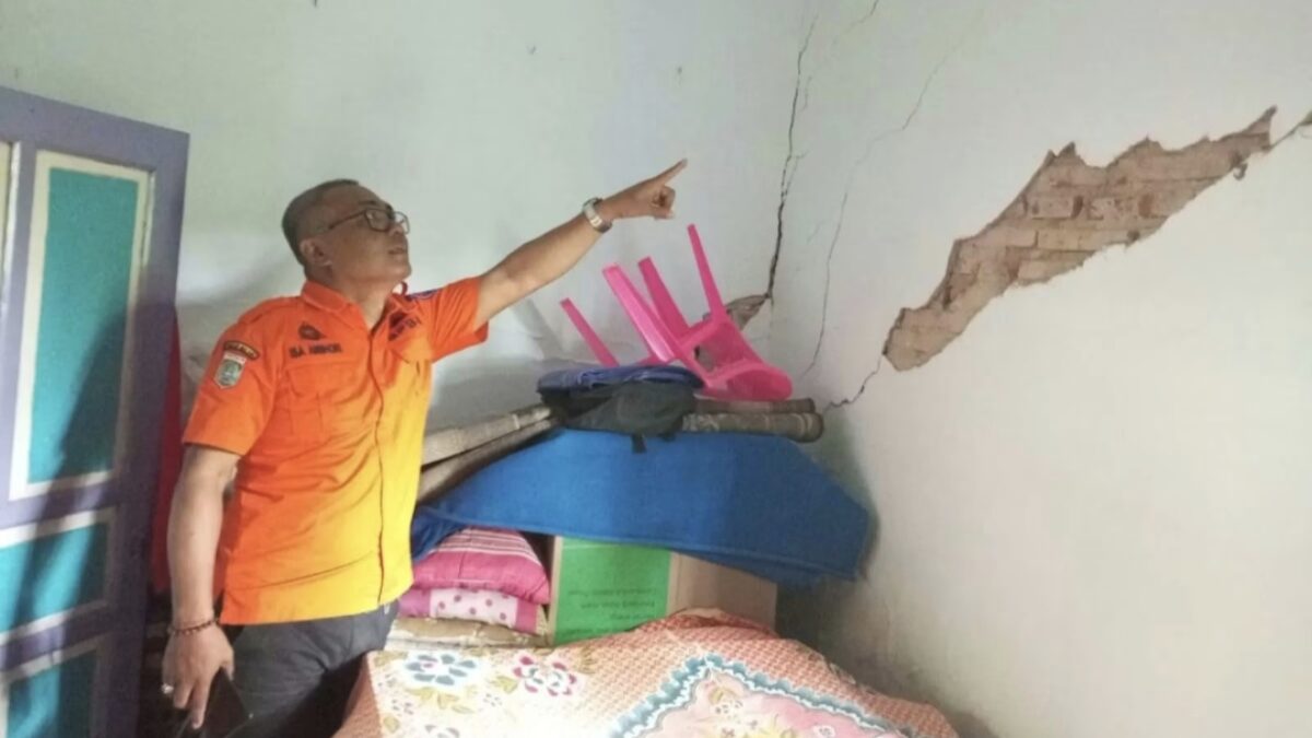 Imbas Gempa Pacitan, Dua Rumah Warga Malang Retak, BPBD Turun Lakukan Asesmen Imbas Gempa Pacitan, Dua Rumah Warga Malang Retak, BPBD Turun Lakukan Asesmen