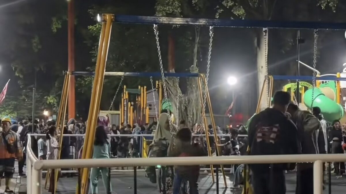 Alun-alun Merdeka Kini Makin Lengkap, Ada Playground hingga Skatepark Alun-alun Merdeka Kini Makin Lengkap, Ada Playground hingga Skatepark
