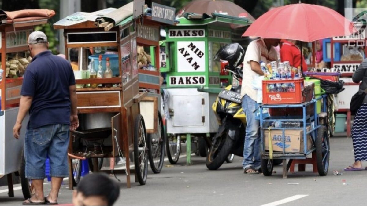 Nasib PKL Belum Jelas Kala Alun-alun Merdeka Malang Diresmikan