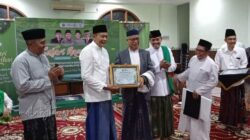 Safari Ramadan di PCNU Kota Malang, Wali Kota Terima Penghargaan Satu Abad NU