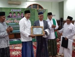 Safari Ramadan di PCNU Kota Malang, Wali Kota Terima Penghargaan Satu Abad NU