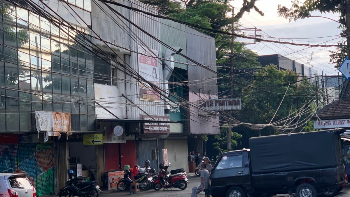 Kabel Semrawut Ganggu Keindahan Kota, Jalur Kayutangan Heritage Dinilai Membahayakan Pengguna Jalan