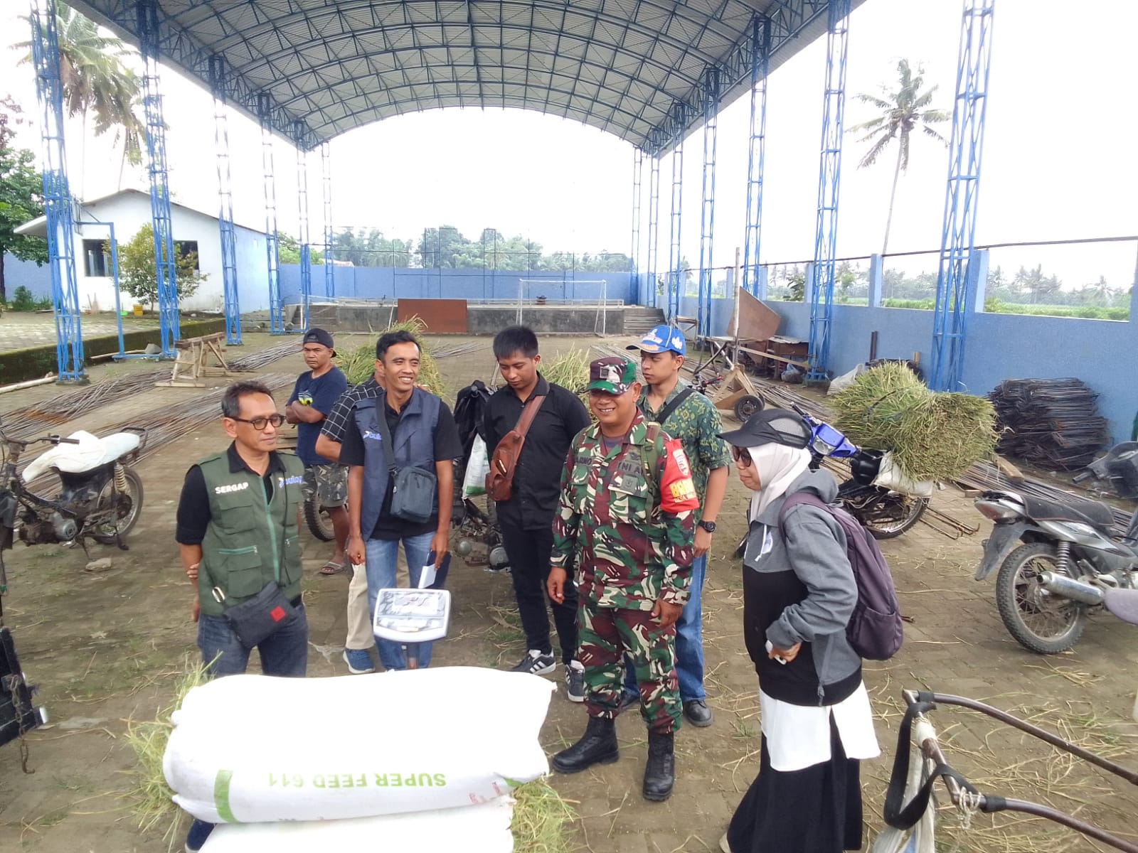Bantu Petani dan Mendukung Program Ketahanan Pangan, Prajurit Kodim 0818 Pendampingan Serapan Gabah Petani