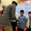 Safari Ramadhan 2026 di Masjid Al Firdaus, Wali Kota Malang Serahkan Santunan Anak Yatim
