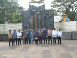 Bupati  dan Mantan Kapolres Malang  Meninjau Museum Tragedi Kanjuruhan di Stadion Kanjuruhan