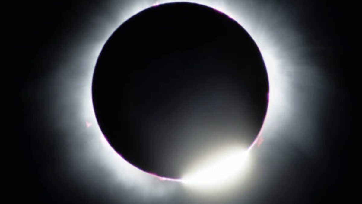 Gerhana Matahari Cincin Bakal Muncul Jelang Ramadan 2026, Catat Waktu dan Lokasinya Gerhana Matahari Cincin Bakal Muncul Jelang Ramadan 2026, Catat Waktu dan Lokasinya