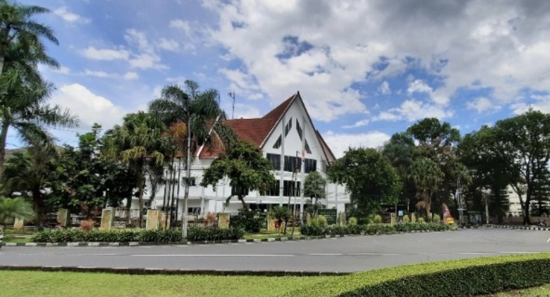 PKB Kota Batu Dirikan Posko Makanan Minuman Gratis di Jalan Ijen