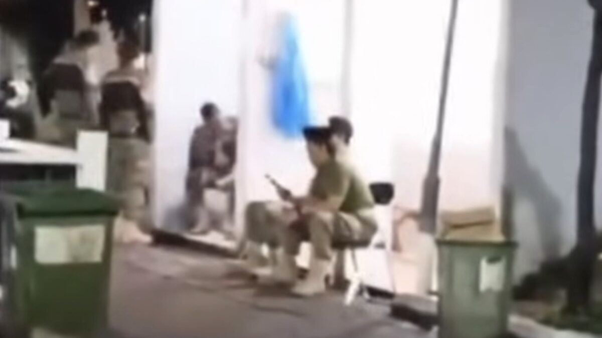 Viral Oknum Satpol PP Merokok di Ruang Laktasi, Alun-Alun Merdeka Malang Bakal Punya Area Khusus Perokok