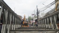 Akses Simpang Sulfat Ditutup 4 Hari, Jembatan Bailey Sonokembang Digeser