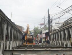 Akses Simpang Sulfat Ditutup 4 Hari, Jembatan Bailey Sonokembang Digeser