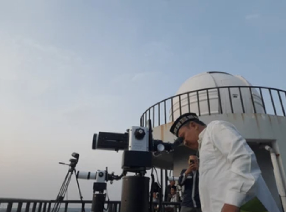 9 Titik Rukyatul Hilal di Jatim Siap Pantau Awal Ramadan 2026, Ini Daftarnya! 9 Titik Rukyatul Hilal di Jatim Siap Pantau Awal Ramadan 2026, Ini Daftarnya!