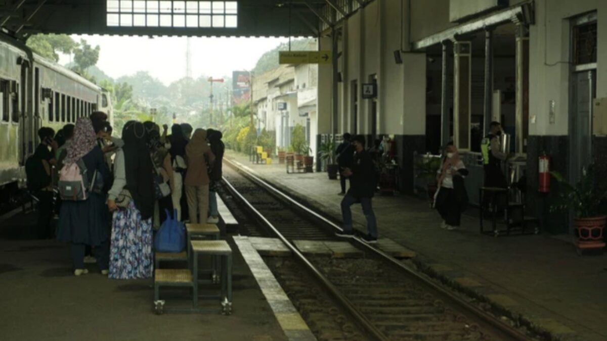 Libur Imlek 2026, Jumlah Penumpang di Stasiun Malang Naik 16 Persen