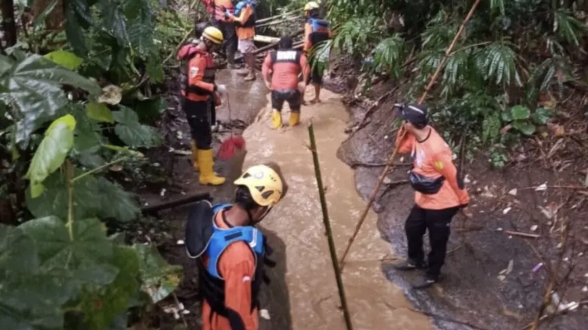 Bocah SMP di Malang Hanyut Saat Hujan Deras, Pencarian Meluas ke Sungai Lesti