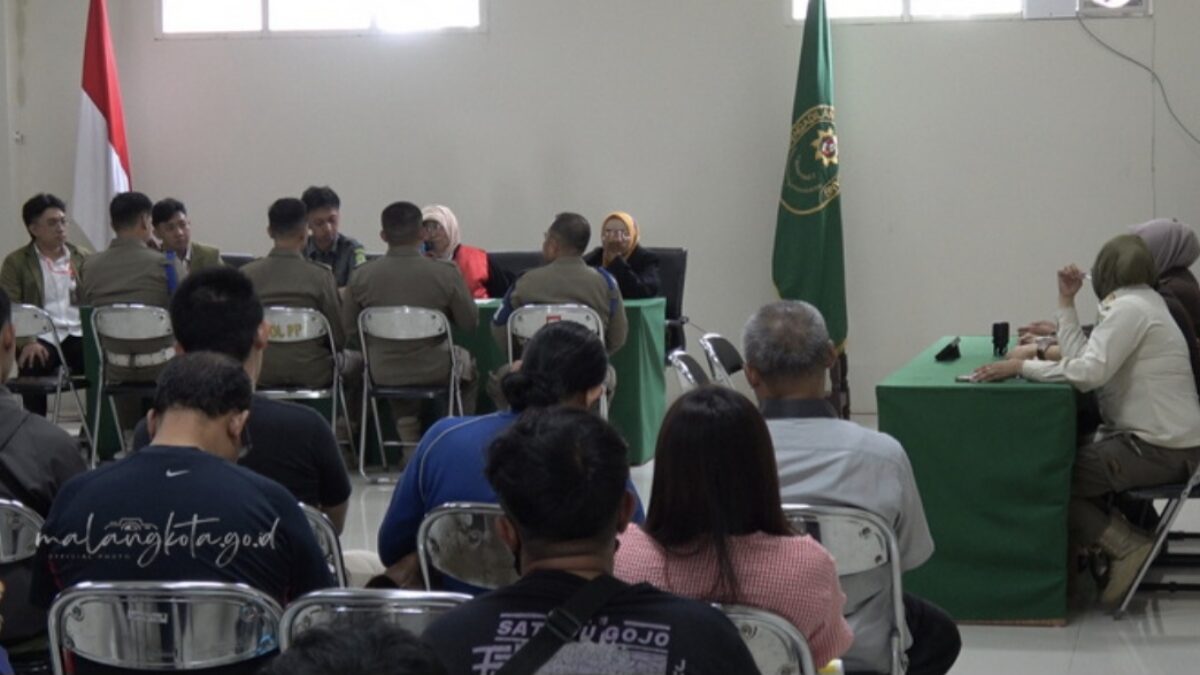 Satpol PP Kota Malang Viral Merokok di Ruang Laktasi, Divonis Denda dan Terancam Dipenjara