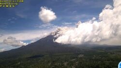 Gunung Semeru Erupsi Sabtu Pagi, Awan Panas Meluncur Selama 4 Menit